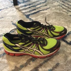 Men’s neon green red blue and black ASICS gt2000 running shoes